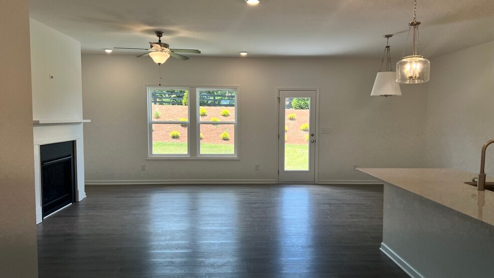 Building Photo - 536 Silverleaf Trl