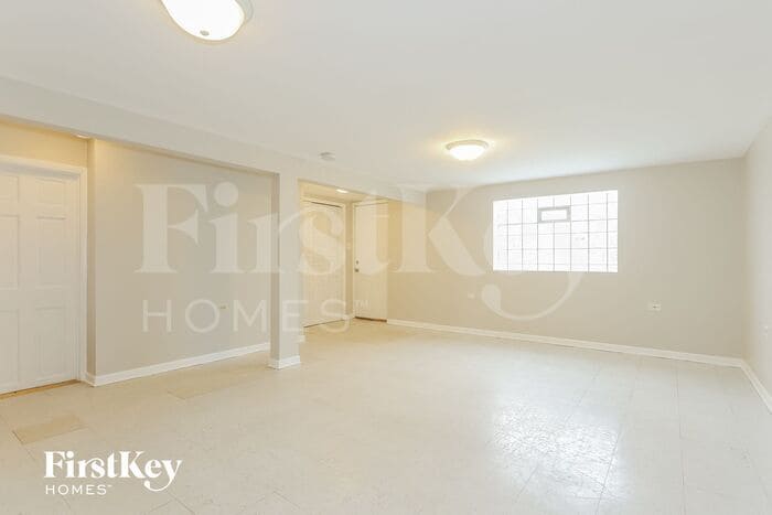 Building Photo - 14539 Kimbark Ave