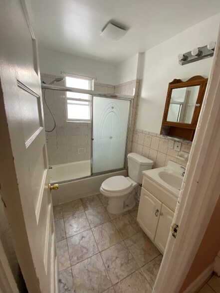 Building Photo - 1122 Willett St