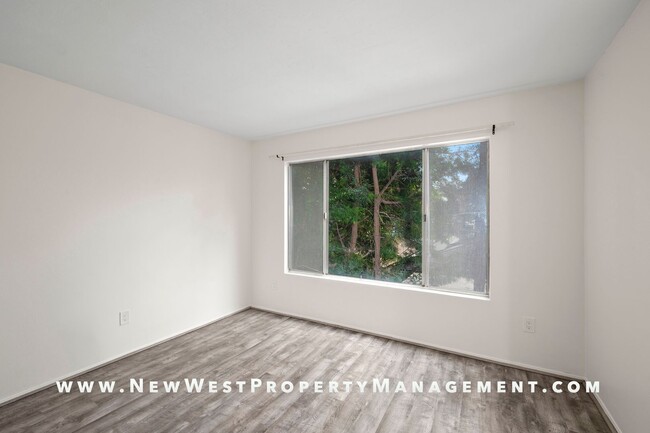 Building Photo - Renovated Pacific Beach 1 Bedroom at Pacif...