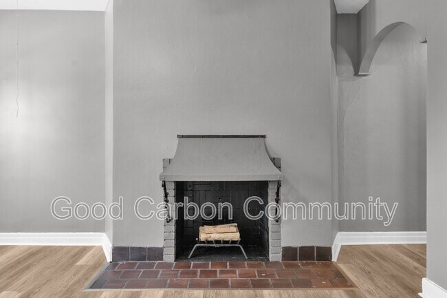 Building Photo - 328 Elmwood Ave