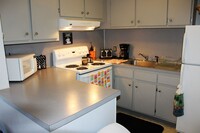 Building Photo - **WINTER RENTAL** Fully Furnished & Ready ...