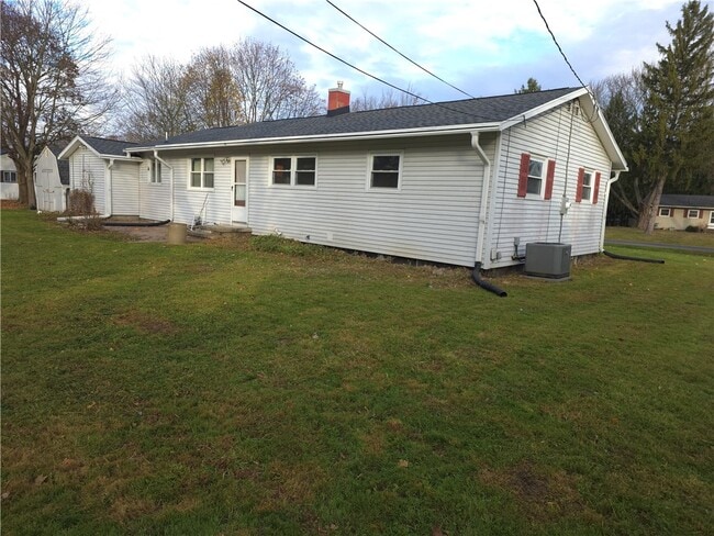 Building Photo - 379 Hollybrook Rd