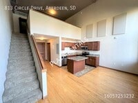 Building Photo - 214 S Kline St
