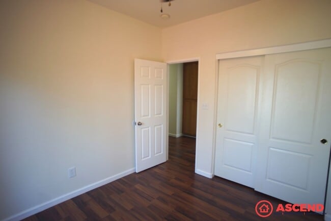 Building Photo - 9216 Topico Ct