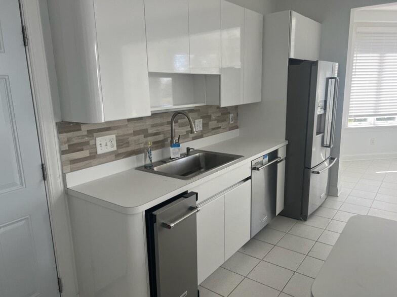 Building Photo - 4740 Friendship Ave