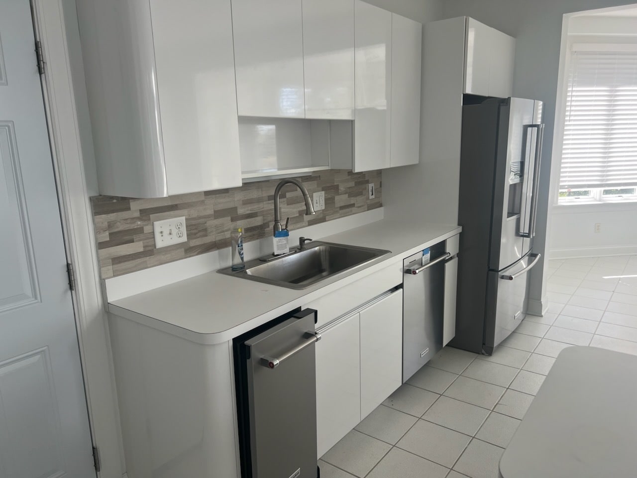 Building Photo - 4740 Friendship Ave