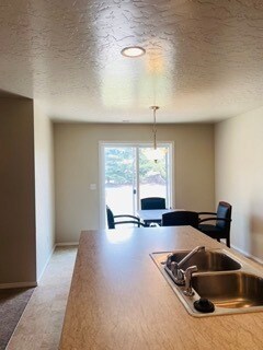 Building Photo - 13513 Palm Beach Dr