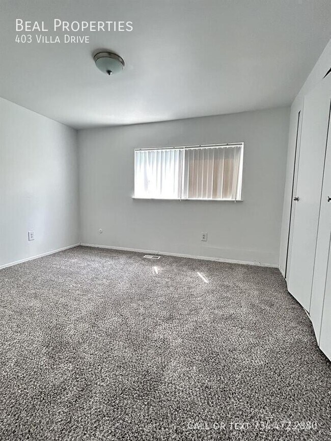 Building Photo - 403 Villa Dr
