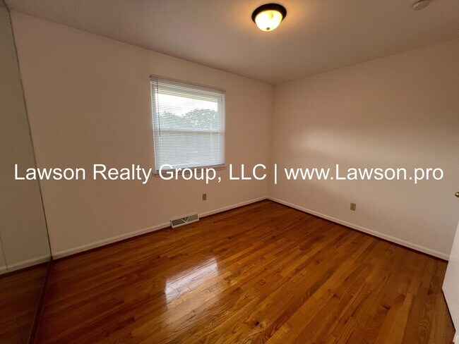 Building Photo - Very Nice Updated Ranch in Salem (Glenvar ...