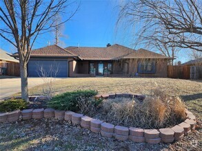 Building Photo - 1400 Brookhaven Dr