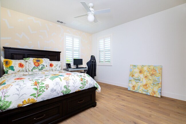 Building Photo - Gorgeous Custom Upgraded Serrano Home!