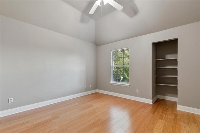 Building Photo - 2026 Camelot Dr