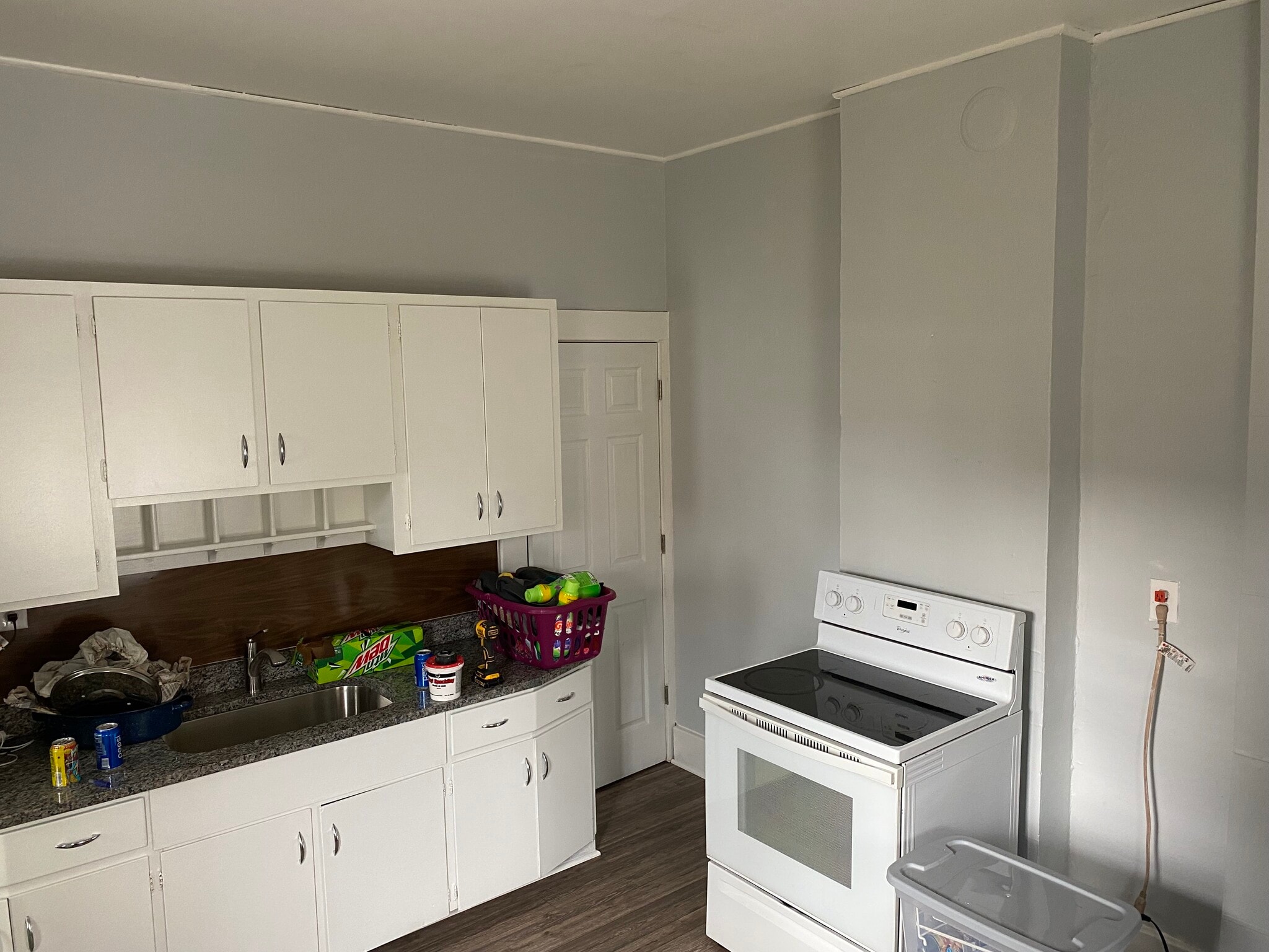 Kitchen - 424 E Maumee St