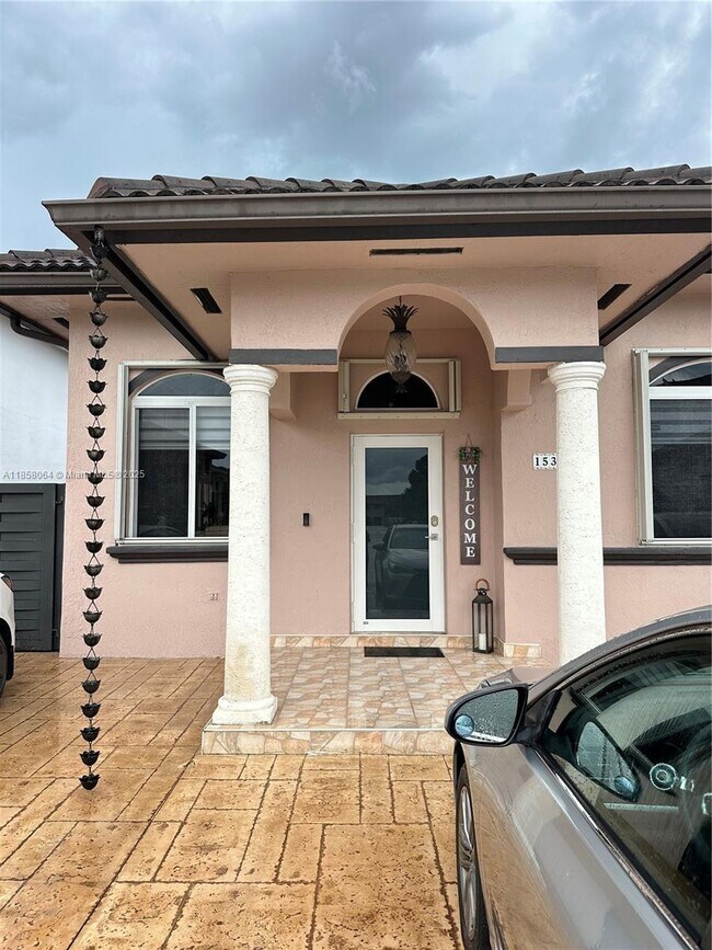 Building Photo - 15318 SW 41st Terrace
