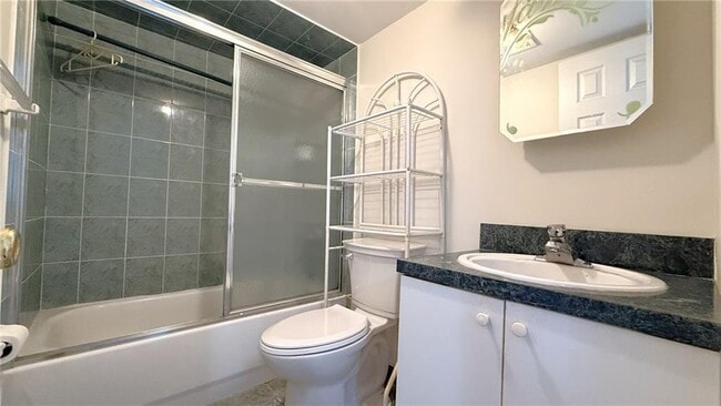 Building Photo - 119 Raritan Ave