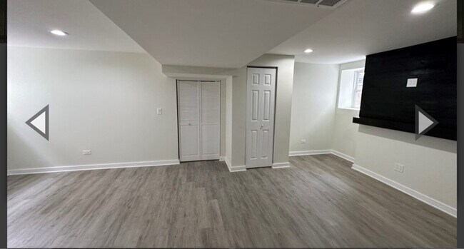 Building Photo - 219 N Waller Ave