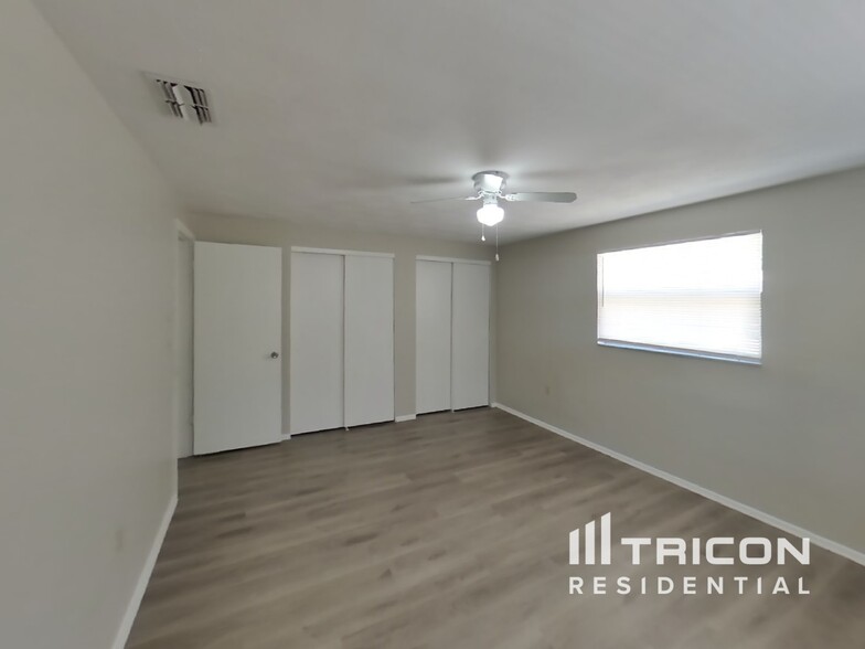 Building Photo - 6214 Hopewell Dr