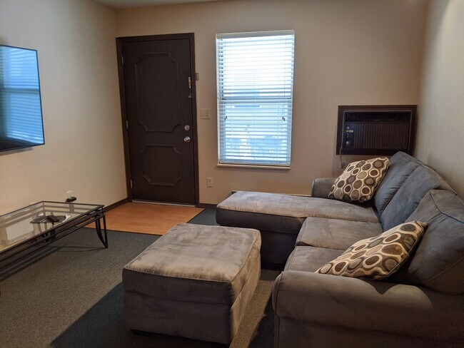 Interior Photo - 507 White