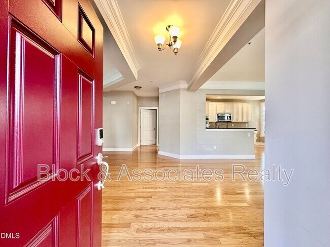 Building Photo - 10520 Sablewood Dr