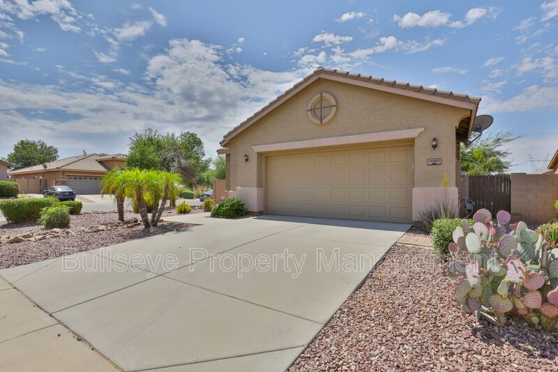 Building Photo - 11547 E Sylvan Ave