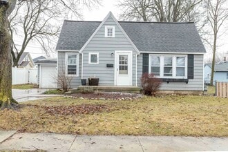 Building Photo - 236 E Main St