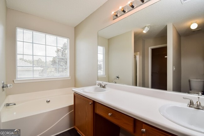 Building Photo - 10320 Deep Creek Cove