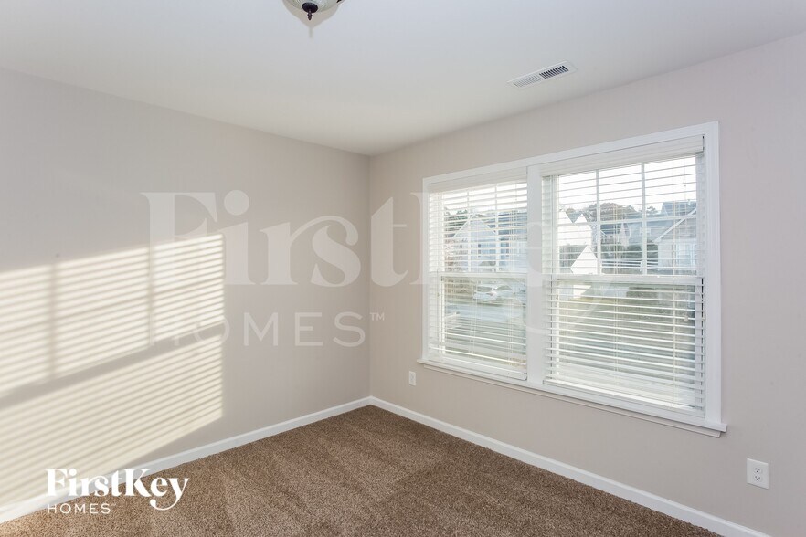 Building Photo - 131 Tilton Dr