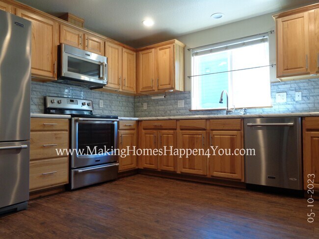 Building Photo - 405 Lavender St