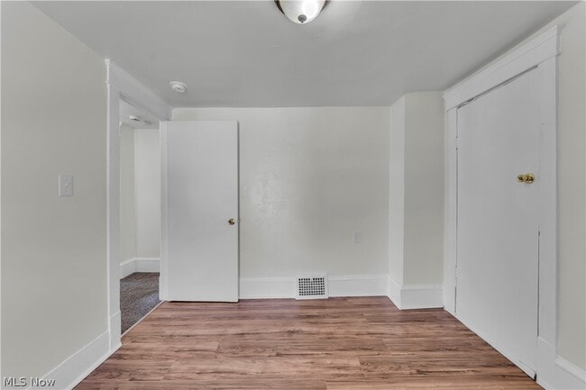 Building Photo - 1296 W Wilbeth Rd