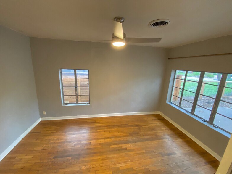 Building Photo - 1211 Bentwood Rd