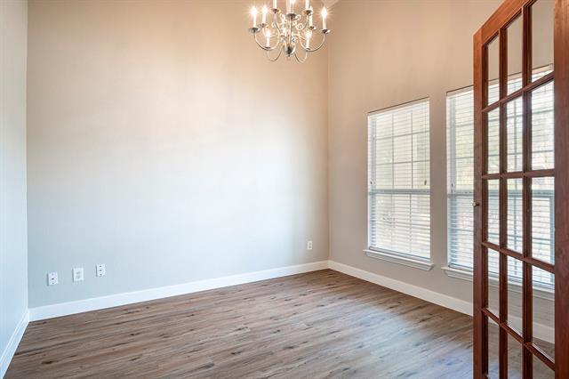 Building Photo - 9902 Maple Dr