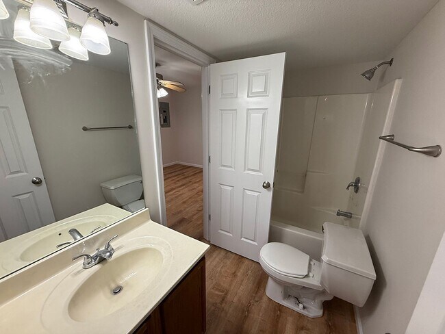 Building Photo - 4114-4116 Hidden Creek Ct.