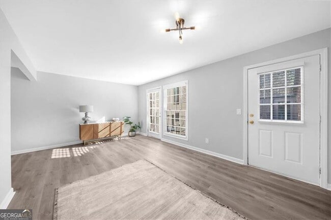 Building Photo - 3091 Colonial Way