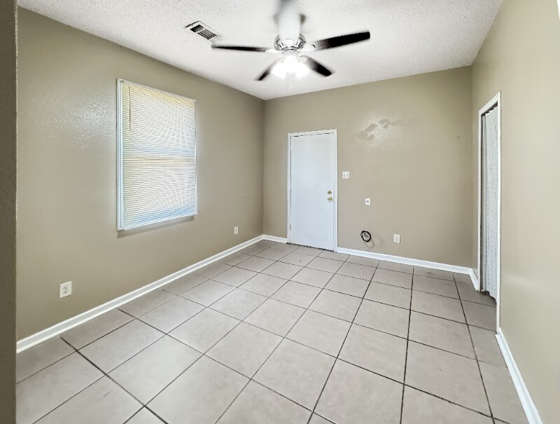 Building Photo - 1228 S Genois St