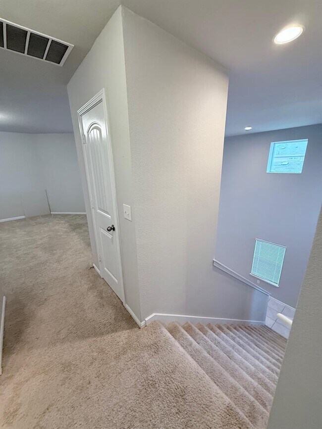 Building Photo - 13813 Geelong Dr