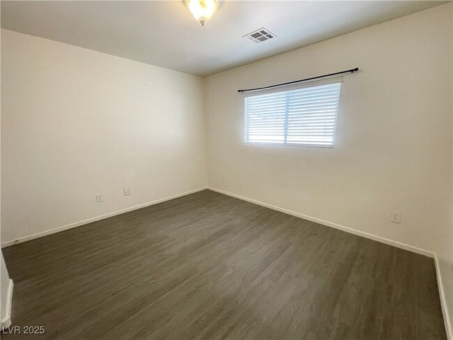 Building Photo - 1836 N Luna Alegre St