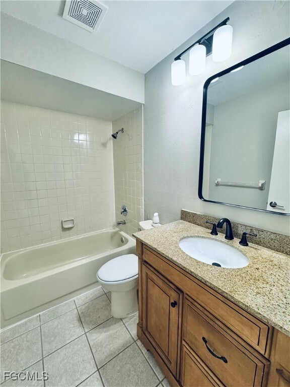 Building Photo - 4641 SW Santa Barbara Pl