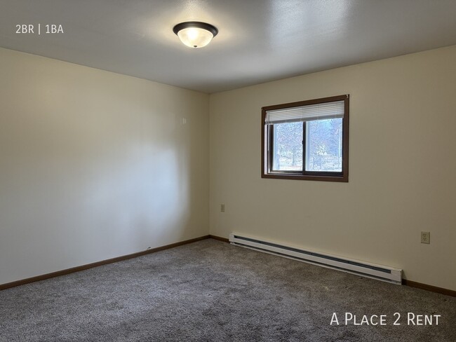 Building Photo - Newly Renovated 2-Bed Near Hospital | Bran...