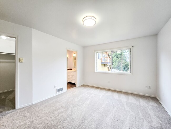 Building Photo - Modern 3BD 2BA Rambler
