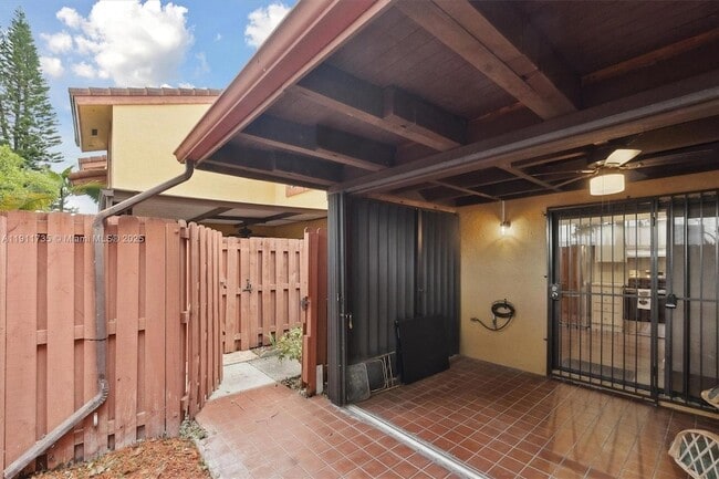 Building Photo - 5975 SW 137th Ave