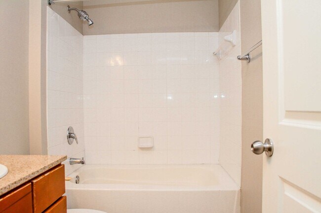 Building Photo - 705 Walker Square