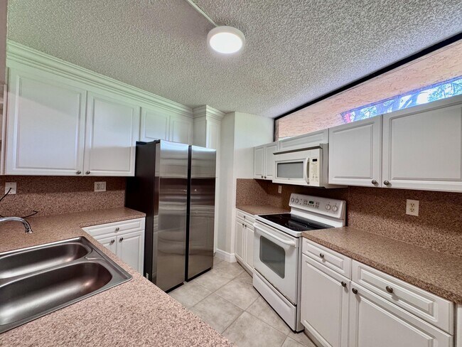 Building Photo - 8189 Severn Dr
