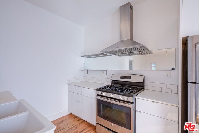 Building Photo - 3216 Bellevue Ave