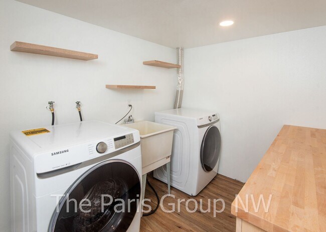 Building Photo - Lg Modern Midcentury on Thornton Creek * A...