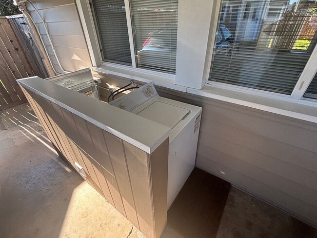 Building Photo - 2 bedroom 1 bathroom ADU located in Northeast Santa Rosa