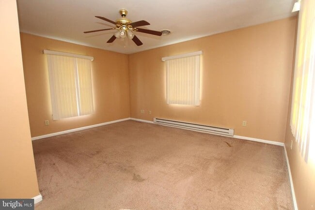 Building Photo - 26499 Hollyville Rd