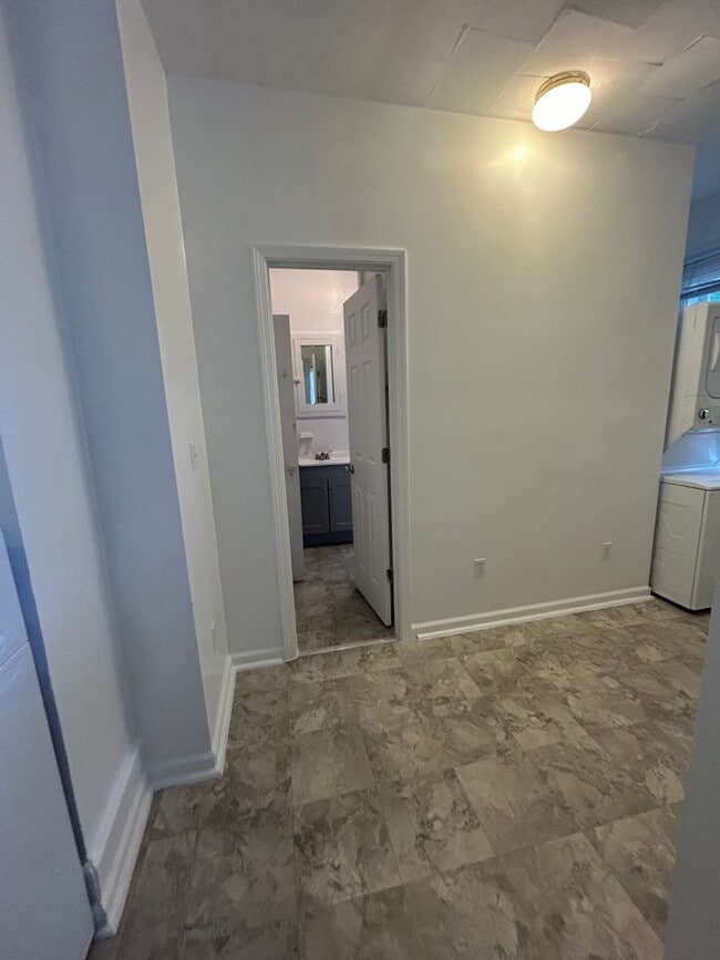 Building Photo - 1018-1024 Brown Street