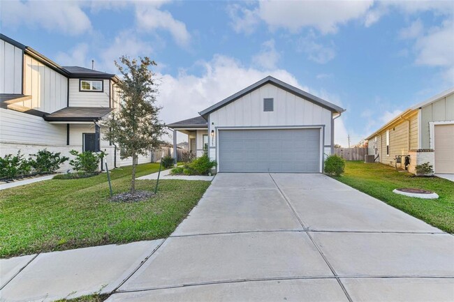 Building Photo - 24063 Prairie Dust Dr