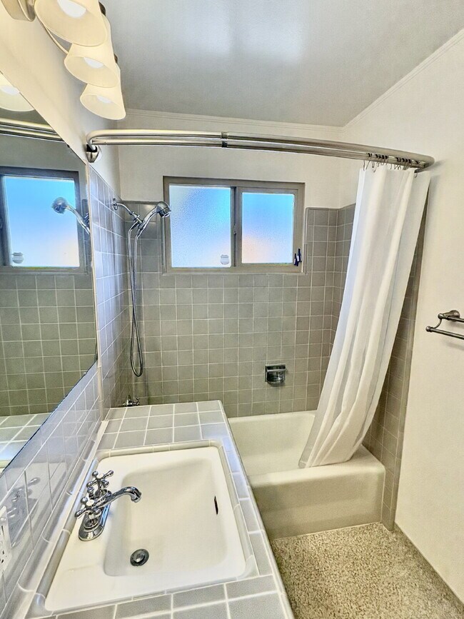 Building Photo - Peaceful Charmer Single-Story Retreat in Vallejo